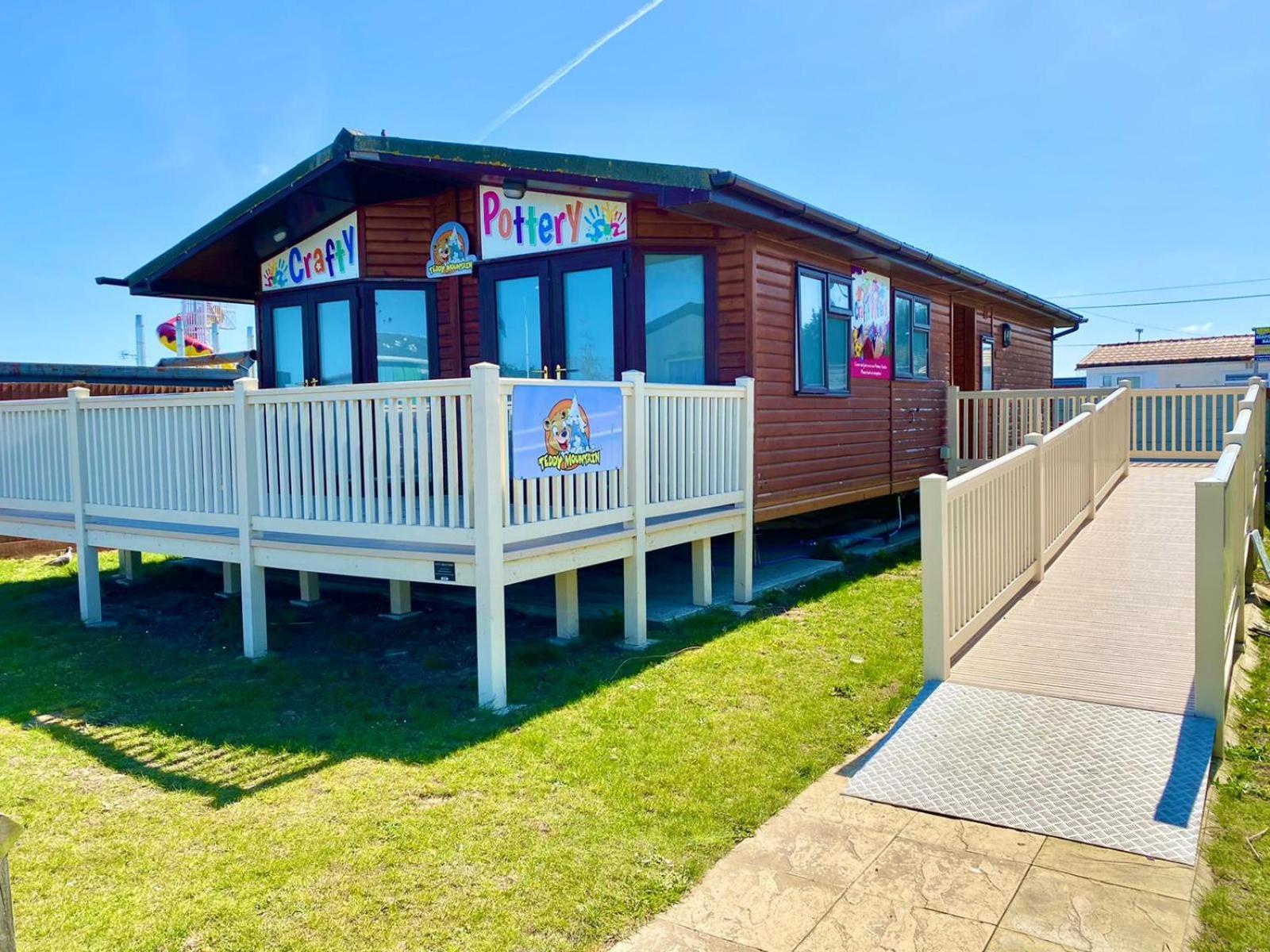 8 Berth Caravan Hotel Clacton-on-Sea Exterior photo